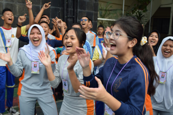 Rona Kegembiraan Murid SMA 3 Tangsel Kala Bersua Mendikdasmen Mu’ti